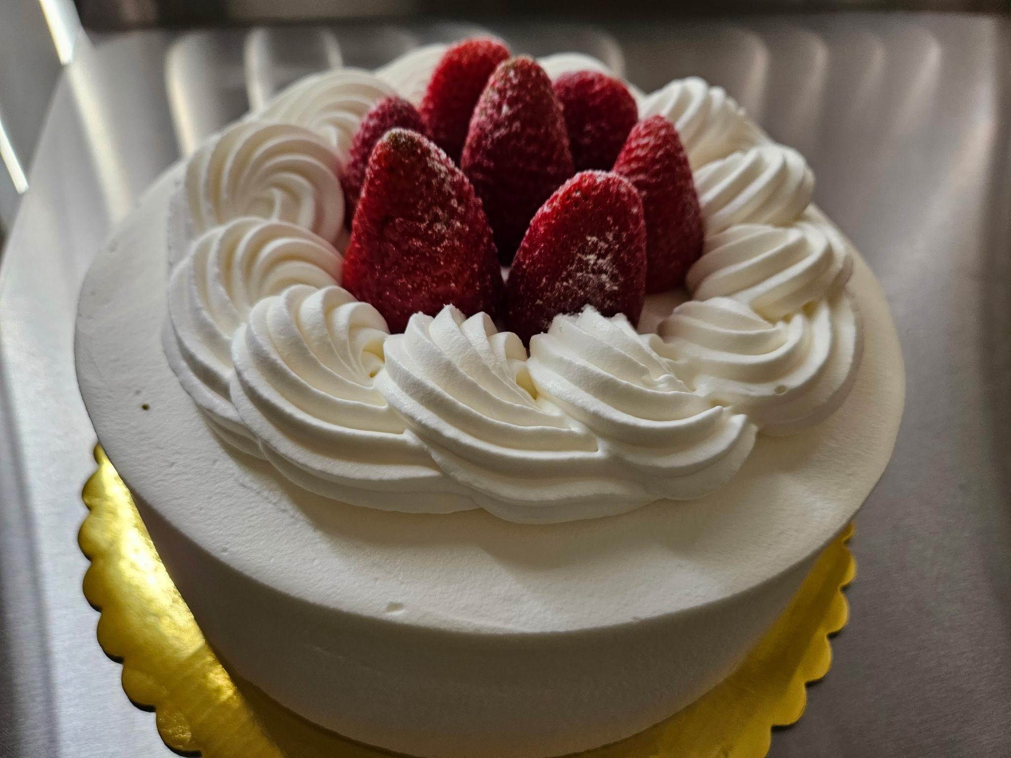 Strawberry sponge Cake